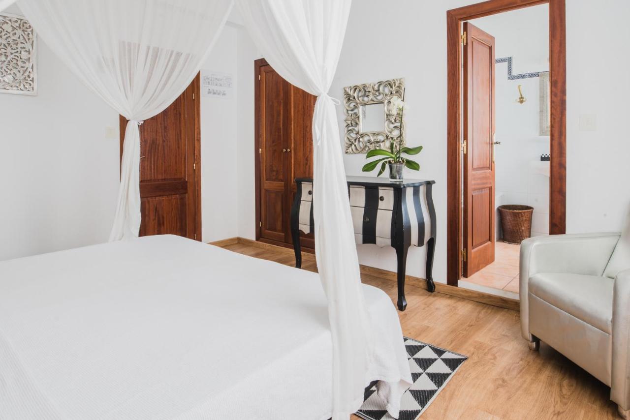 Buenavista & Suites Santa Eularia des Riu Luaran gambar