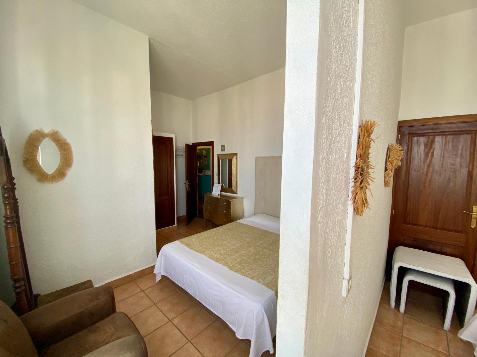 Buenavista & Suites Santa Eularia des Riu Luaran gambar