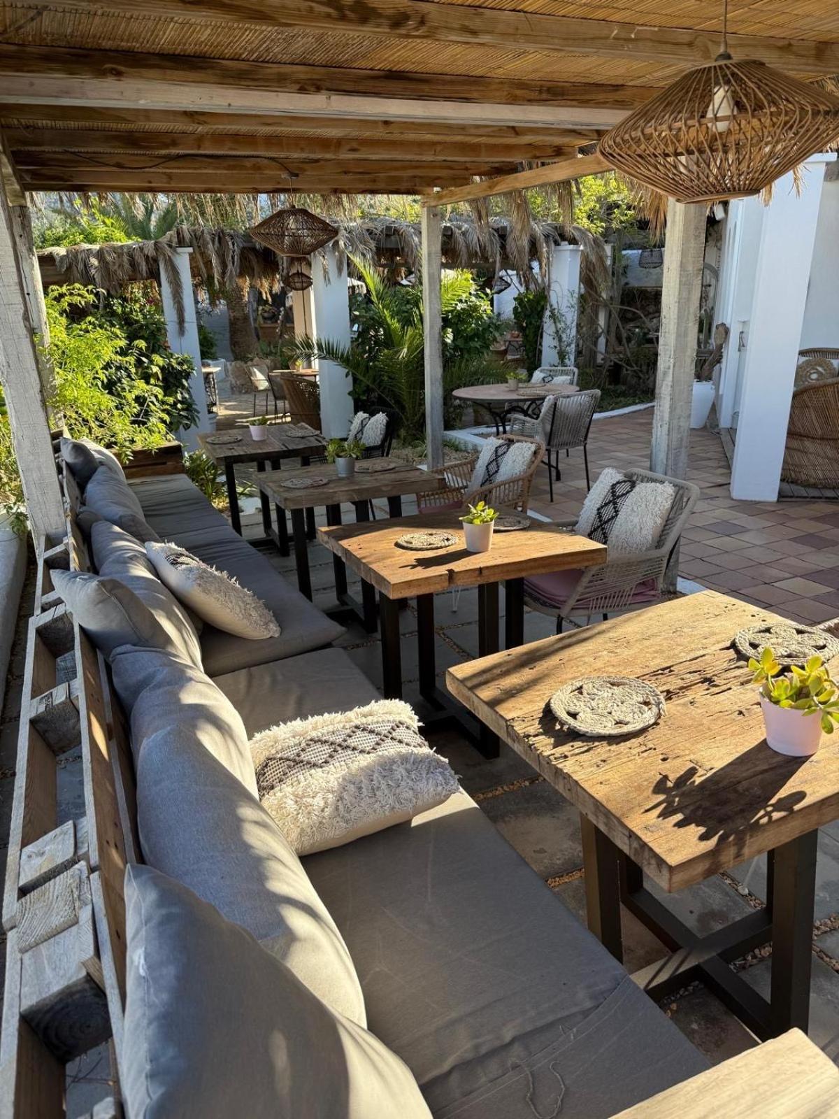 Buenavista & Suites Santa Eularia des Riu Luaran gambar